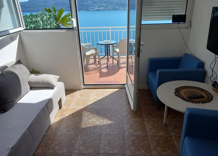 Bay View Apartment
